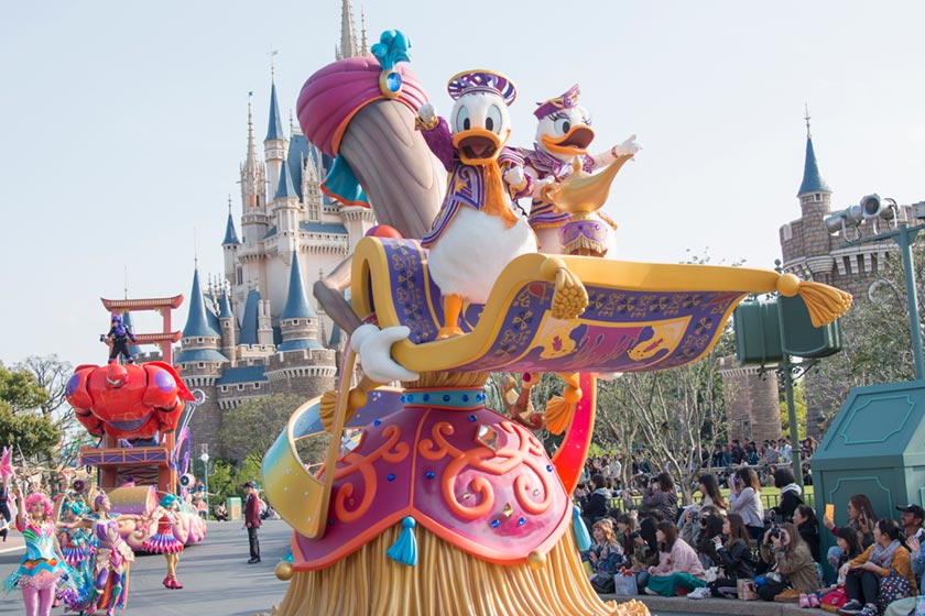 日间游行“奇想腾飞!” ©Disney